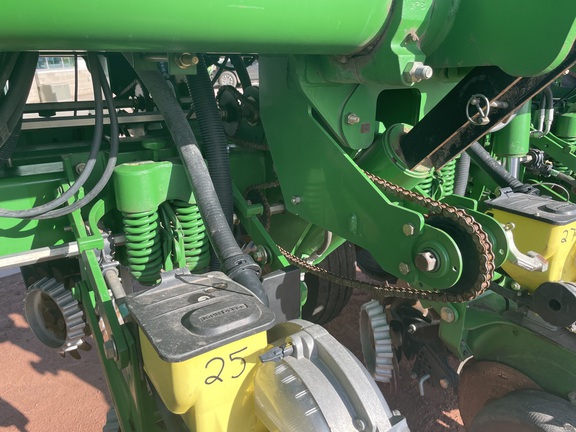 2004 John Deere 1790 Planter