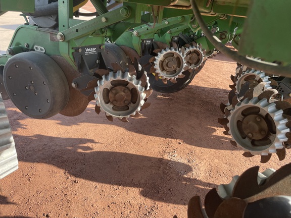 2004 John Deere 1790 Planter