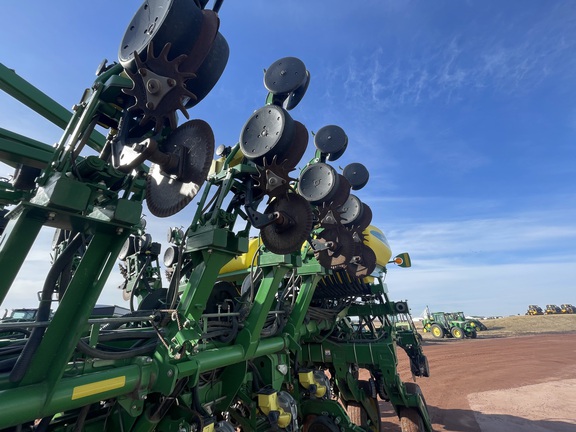 2004 John Deere 1790 Planter
