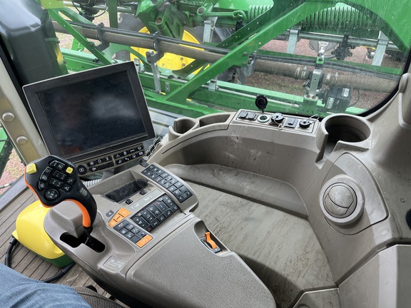 2022 John Deere 612R Sprayer/High Clearance