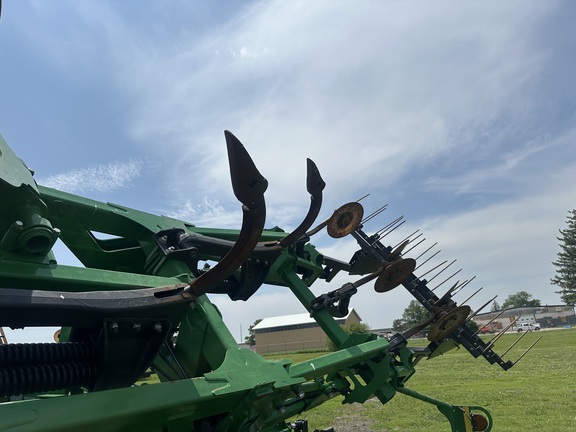 2021 John Deere 2730 Disk Ripper