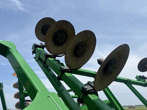 2021 John Deere 2730 Disk Ripper