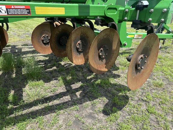 2021 John Deere 2730 Disk Ripper