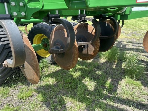 2021 John Deere 2730 Disk Ripper