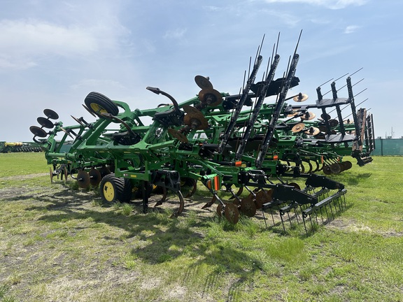 2021 John Deere 2730 Disk Ripper