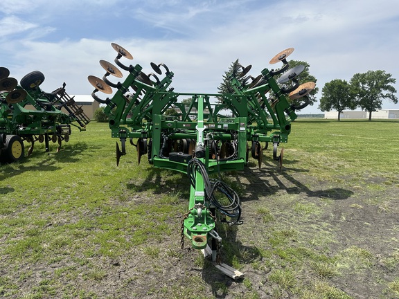2021 John Deere 2730 Disk Ripper