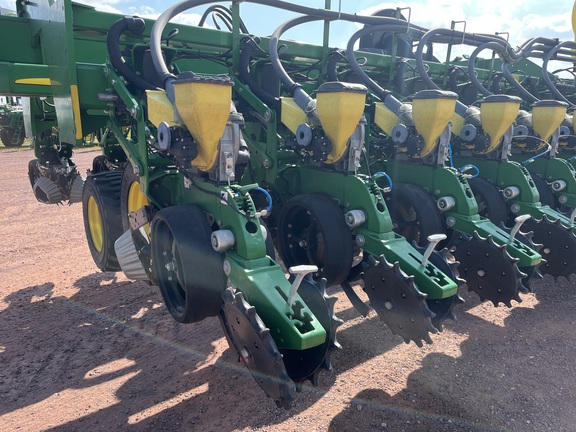 2012 John Deere DB88 Planter