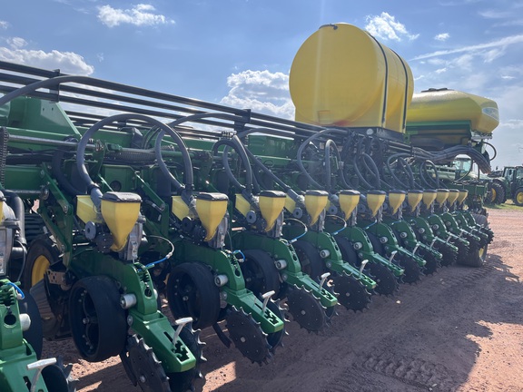 2012 John Deere DB88 Planter