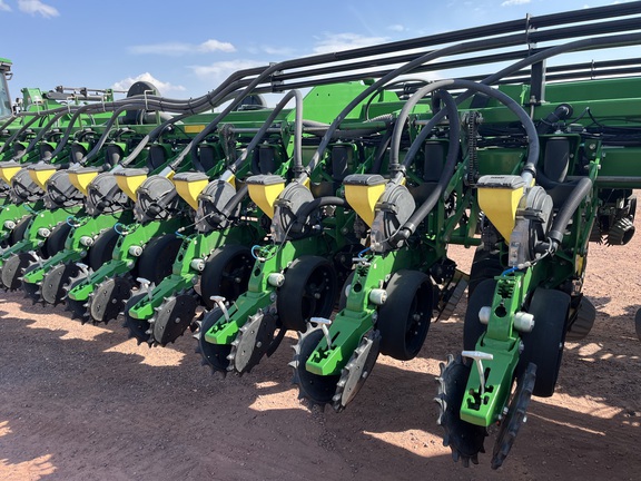 2012 John Deere DB88 Planter