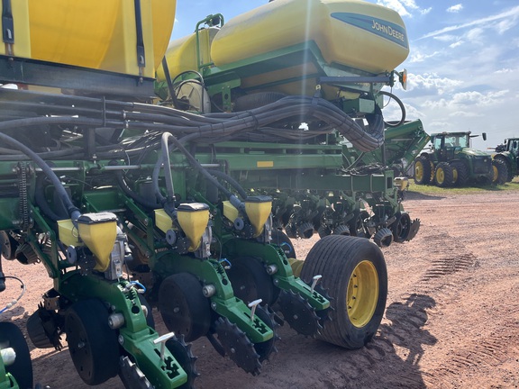 2012 John Deere DB88 Planter