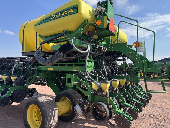 2012 John Deere DB88 Planter