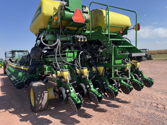 2012 John Deere DB88 Planter