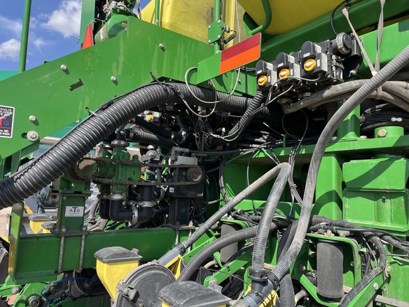 2012 John Deere DB88 Planter