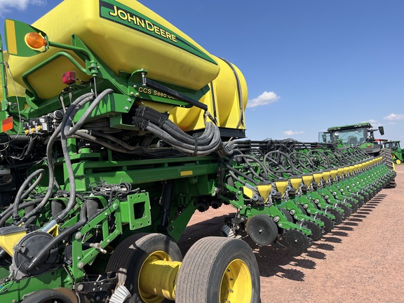 2012 John Deere DB88 Planter