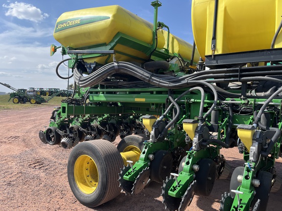 2012 John Deere DB88 Planter