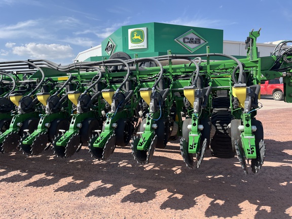 2012 John Deere DB88 Planter