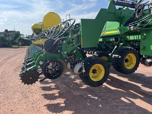 2012 John Deere DB88 Planter