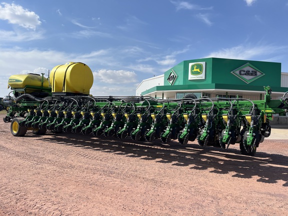 2012 John Deere DB88 Planter