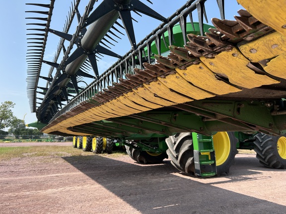 2018 John Deere 645FD Header Combine