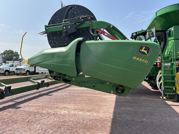 2018 John Deere 645FD Header Combine