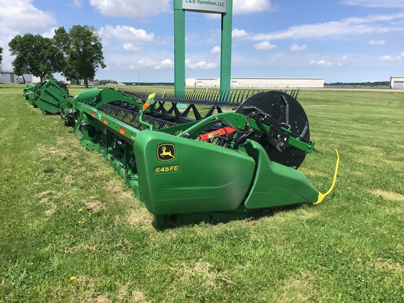2018 John Deere 645FD Header Combine
