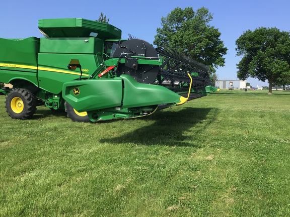 2023 John Deere RD40F Header Combine