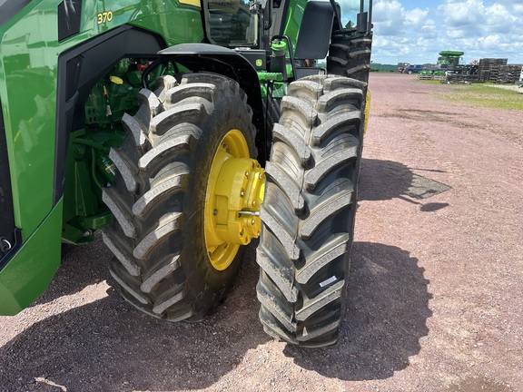 2025 John Deere 8R 370 Tractor