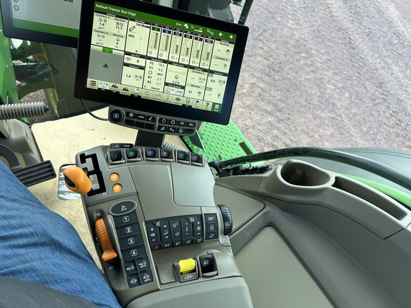 2025 John Deere 8R 370 Tractor