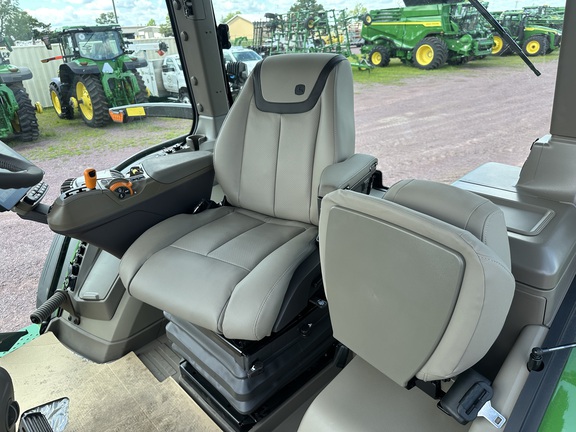 2025 John Deere 8R 370 Tractor