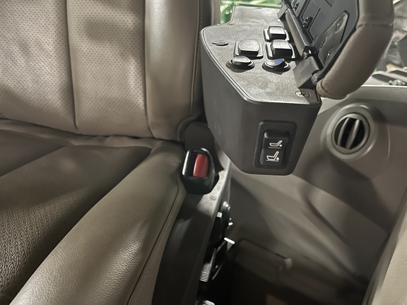 2023 John Deere 9RX 640 Tractor Rubber Track