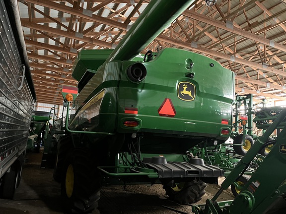 2023 John Deere S760 Combine