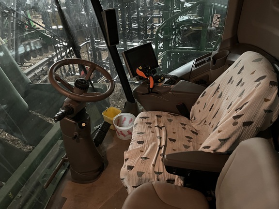 2023 John Deere S760 Combine