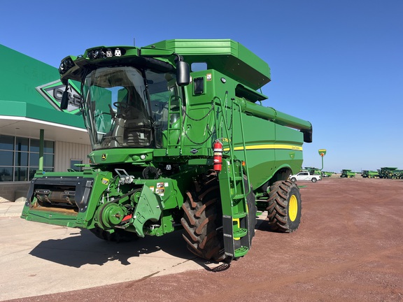 2023 John Deere S760 Combine