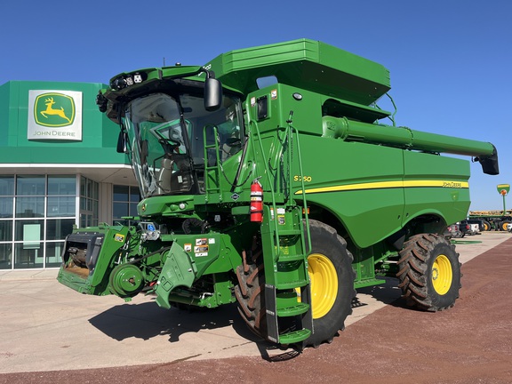 2023 John Deere S760 Combine