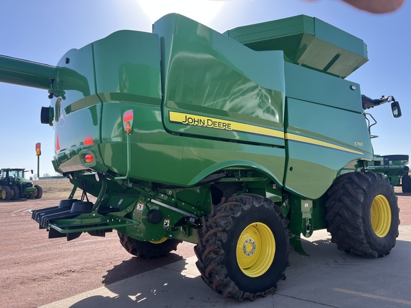 2023 John Deere S760 Combine