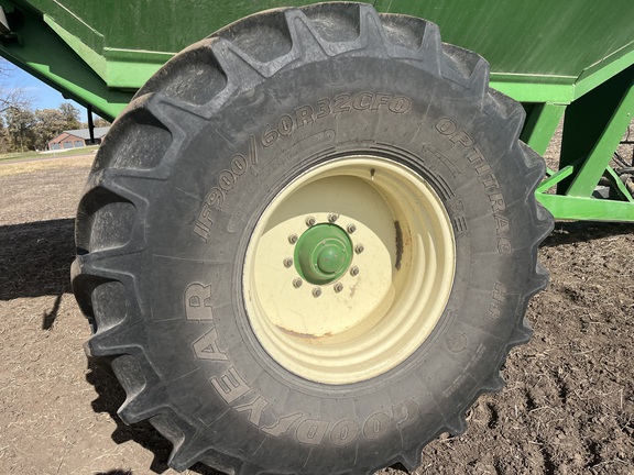 Brent 1080 Grain Cart