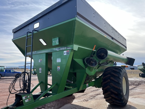 Brent 1080 Grain Cart