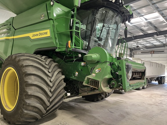 2022 John Deere X9 1000 Combine