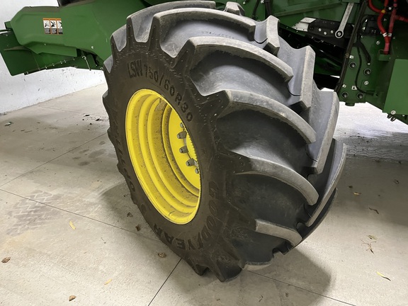 2022 John Deere X9 1000 Combine