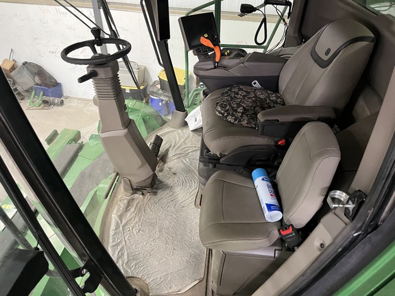2022 John Deere X9 1000 Combine
