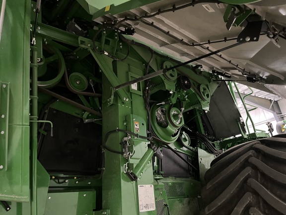 2022 John Deere X9 1000 Combine