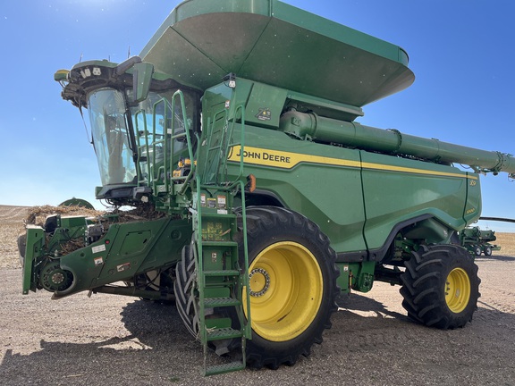 2022 John Deere X9 1000 Combine