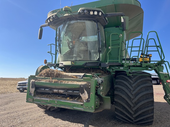 2022 John Deere X9 1000 Combine