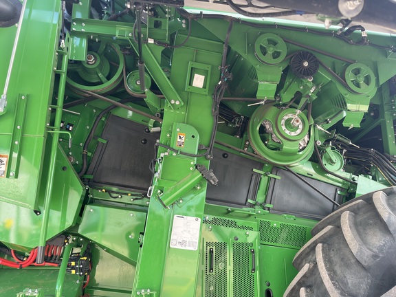 2022 John Deere X9 1000 Combine
