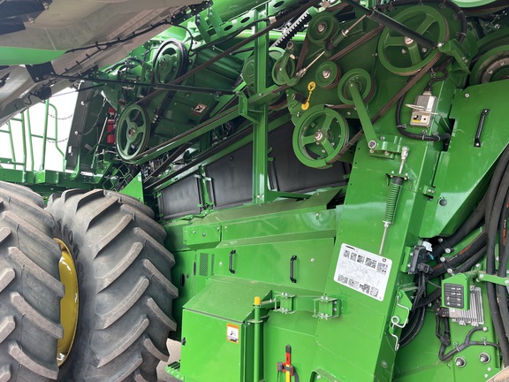 2022 John Deere X9 1000 Combine