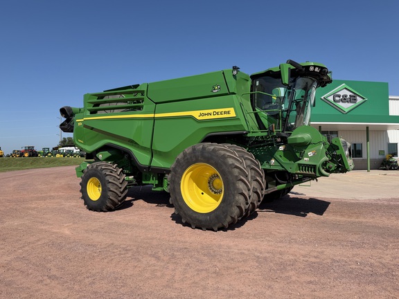 2022 John Deere X9 1000 Combine