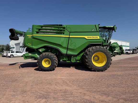 2022 John Deere X9 1000 Combine