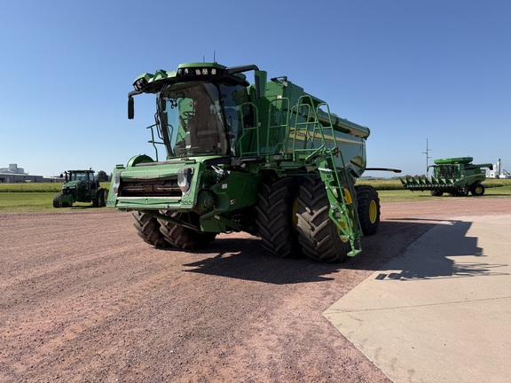 2022 John Deere X9 1000 Combine