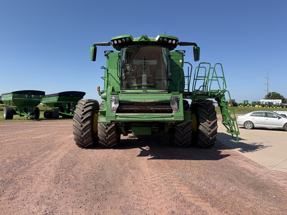 2022 John Deere X9 1000 Combine