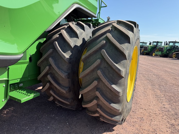 2022 John Deere X9 1000 Combine